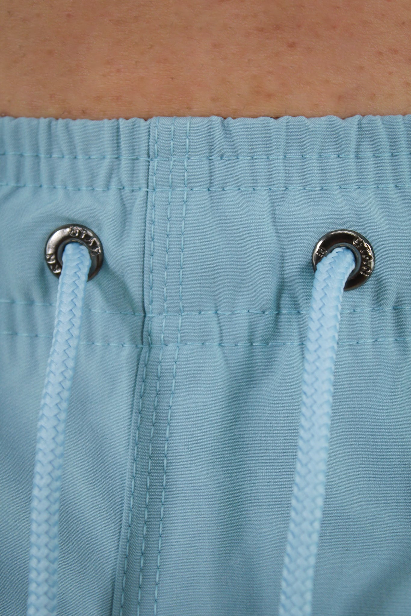 Short Elastano Azul Maya Resistente à Água Utan e Logo