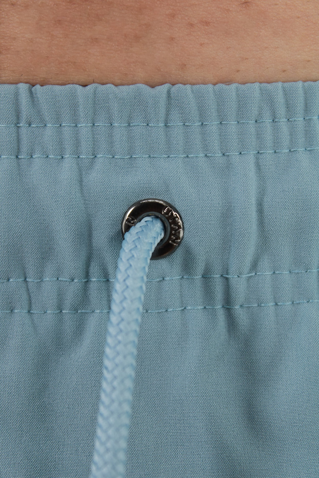 Short Elastano Azul Maya Resistente à Água Utan e Logo