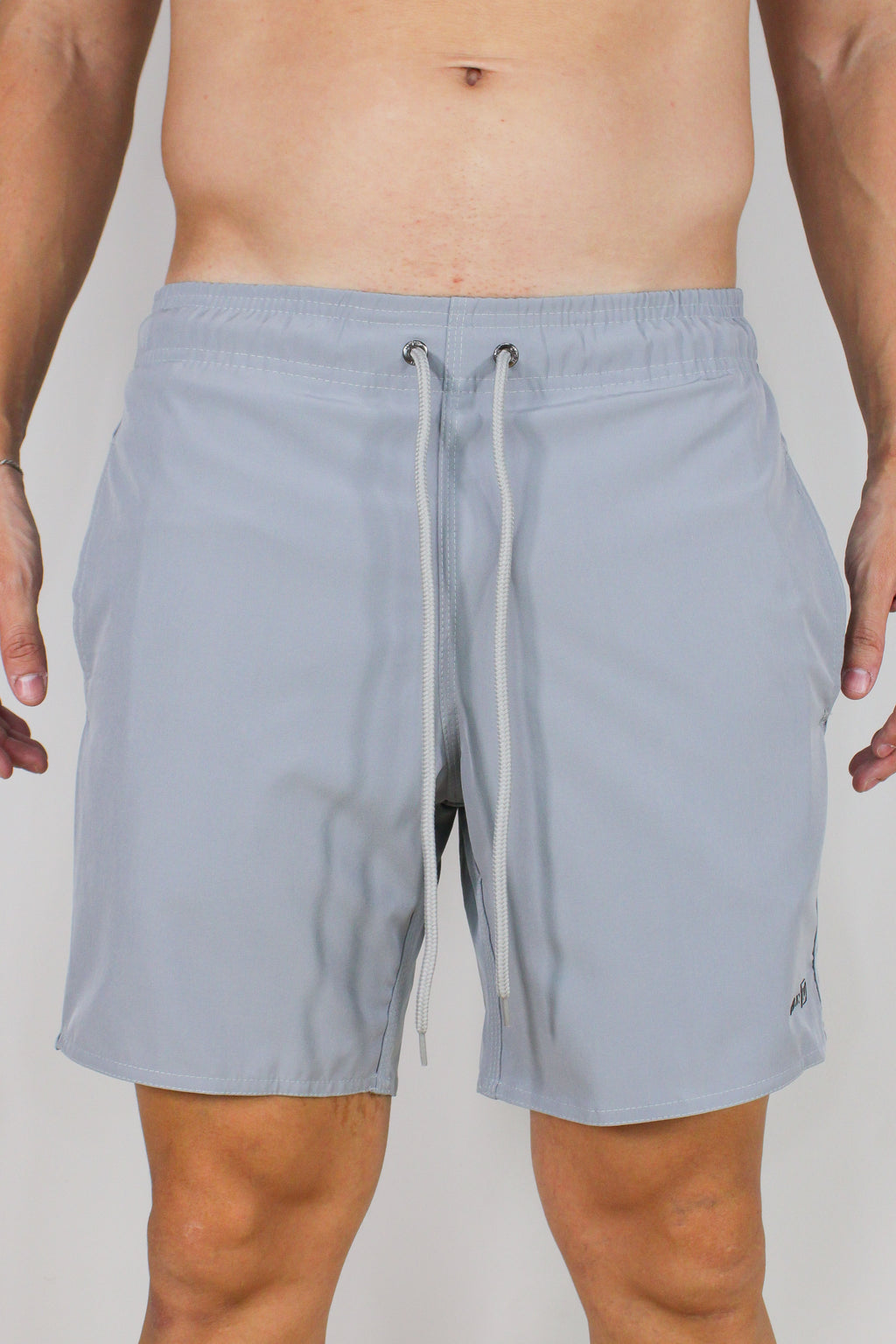 Short Elastano Cinza Resistente à Água Utan e Logo