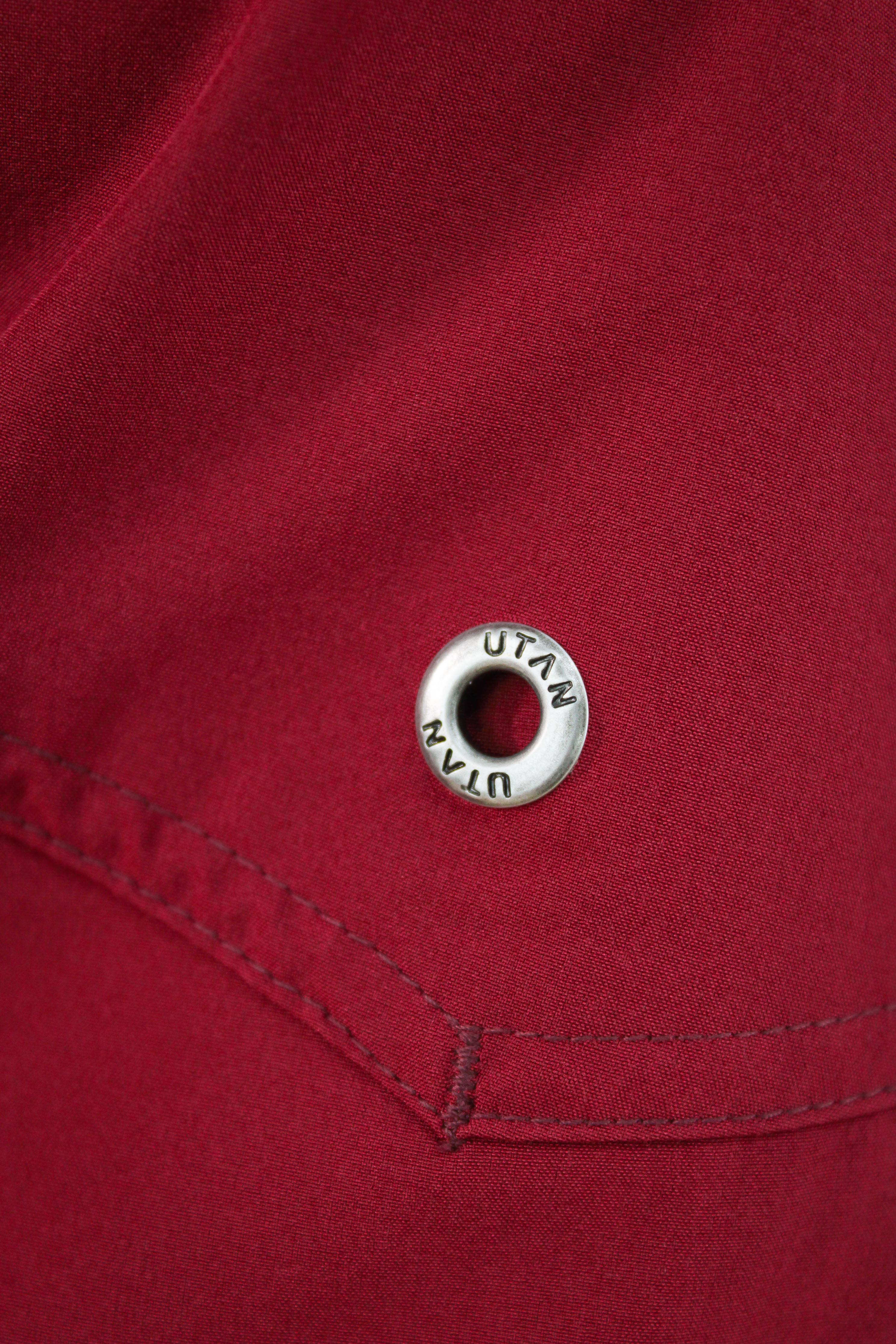 Short Elastano Vinho Resistente à Água Utan e Logo